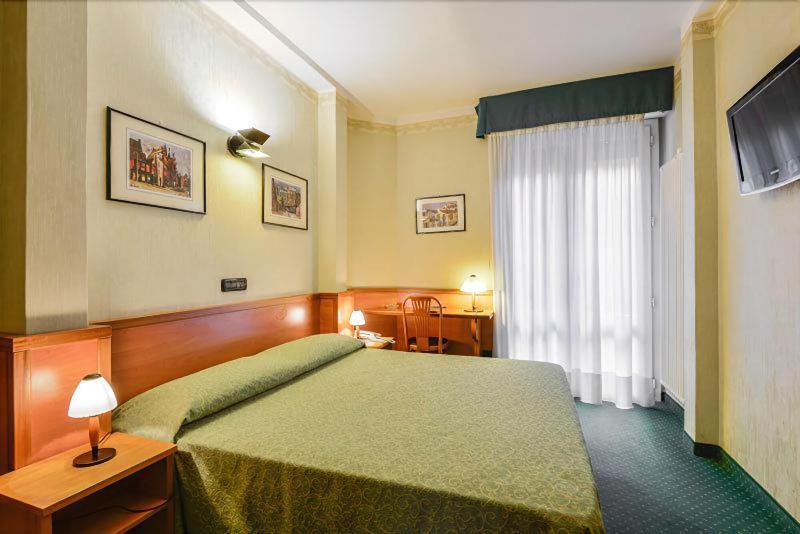 Hotel Don Abbondio ليكو المظهر الخارجي الصورة