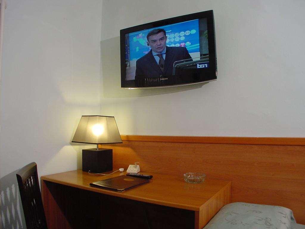 Hotel Don Abbondio ليكو الغرفة الصورة